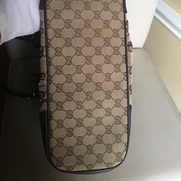Gucci Shoulder Bag - Picture 5 of 12